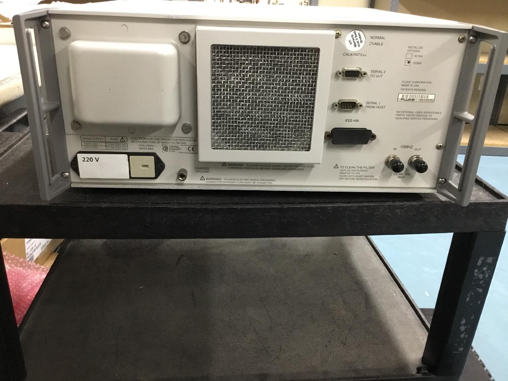 Fluke 5520A with SC600 MultiFunction Calibrator with Oscilloscope