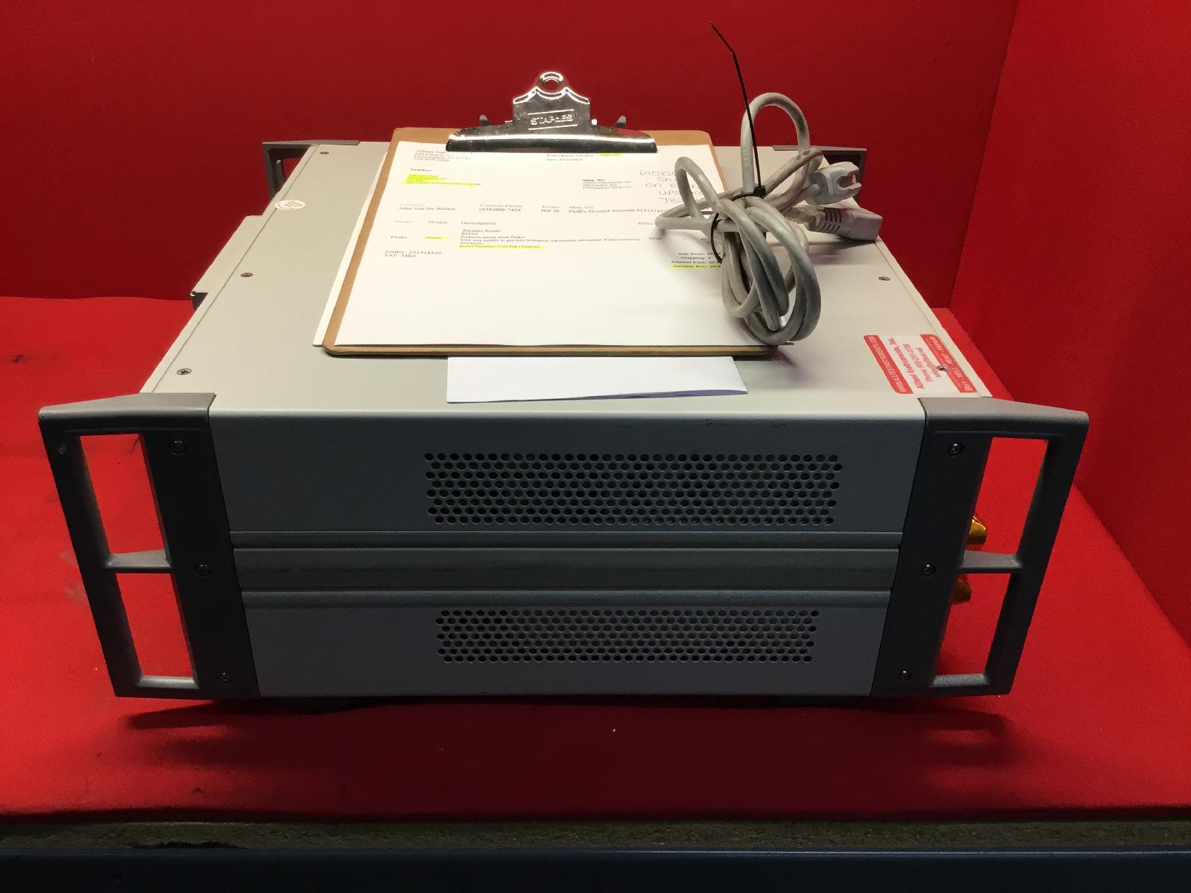 Fluke 5520A with SC600 MultiFunction Calibrator with Oscilloscope