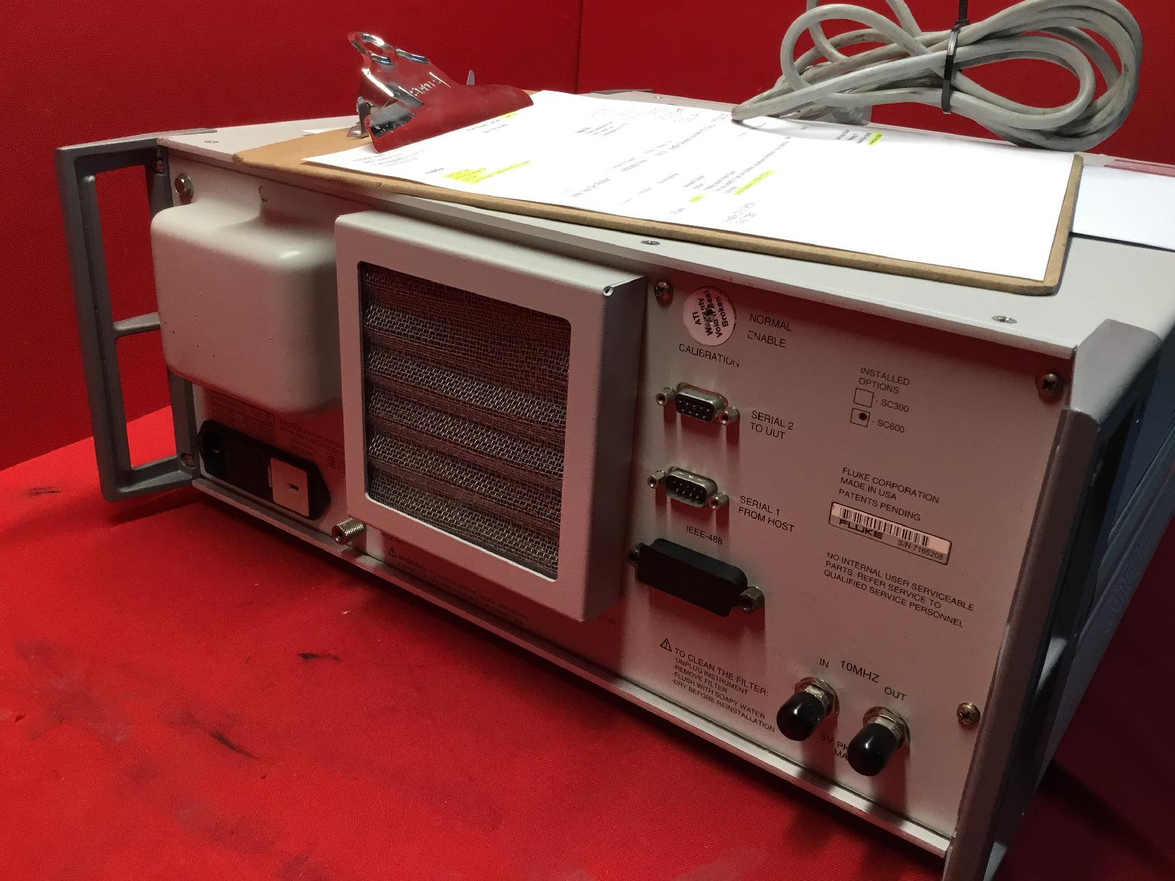 Fluke 5520A with SC600 MultiFunction Calibrator with Oscilloscope